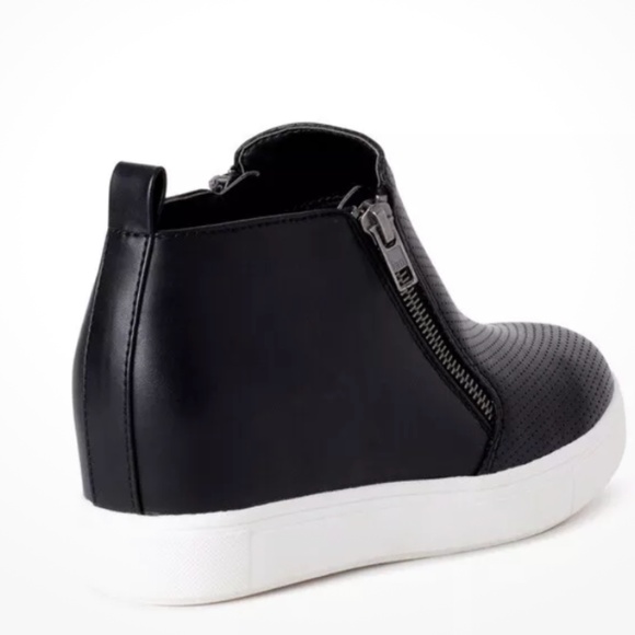 Time and Tru Women’s Memory Foam Wedge Black Sneaker Bootie Size 8.5 NEW - Picture 5 of 12